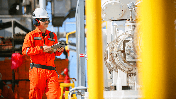 TX powering oil and gas newsletter worker image