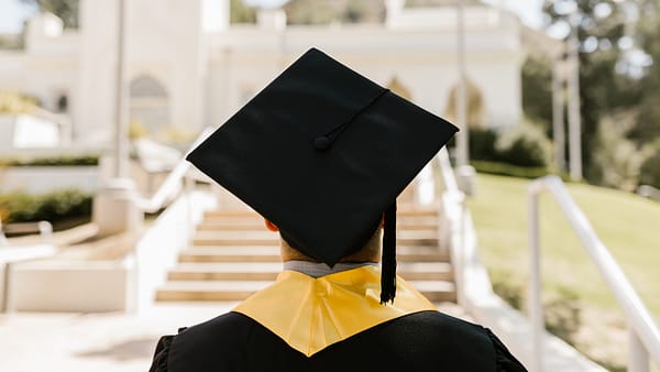 FOT Hegar higher ed newsletter grad foto