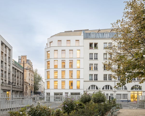 6 social housing units and a business premises by MAO. Photograph by Cyrille Lallement.